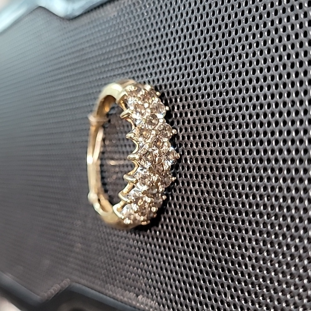 1 carat natural diamond and 14 k yellow gold ring